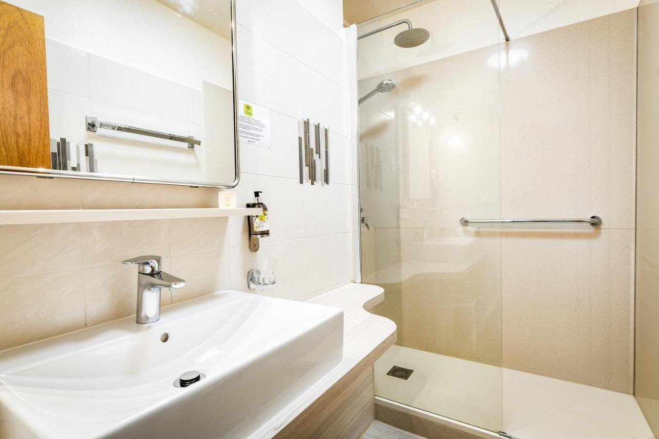 Hotel Aux Tauzins Montfort-en-Chalosse Zewnętrze zdjęcie