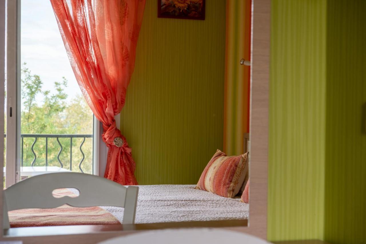 Hotel Aux Tauzins Montfort-en-Chalosse Zewnętrze zdjęcie
