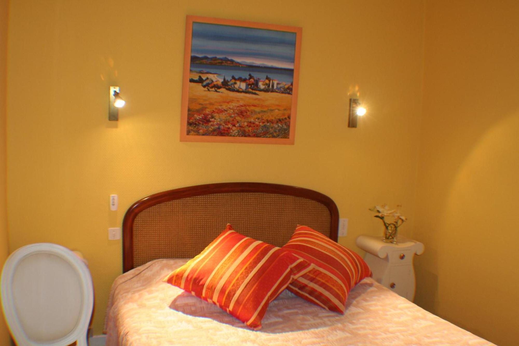 Hotel Aux Tauzins Montfort-en-Chalosse Zewnętrze zdjęcie