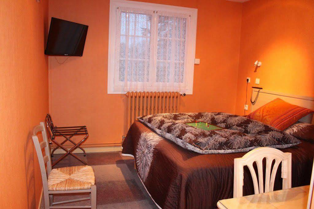 Hotel Aux Tauzins Montfort-en-Chalosse Zewnętrze zdjęcie