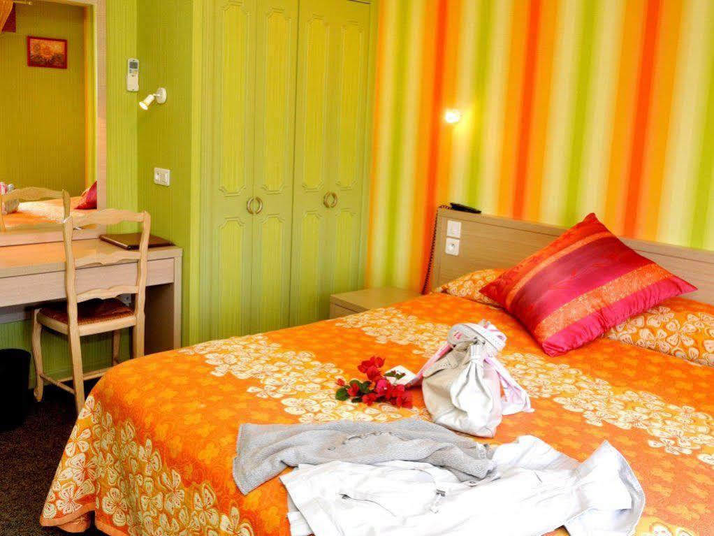 Hotel Aux Tauzins Montfort-en-Chalosse Zewnętrze zdjęcie