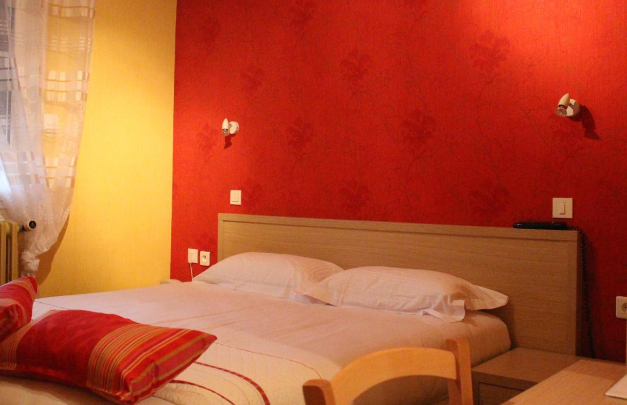 Hotel Aux Tauzins Montfort-en-Chalosse Zewnętrze zdjęcie
